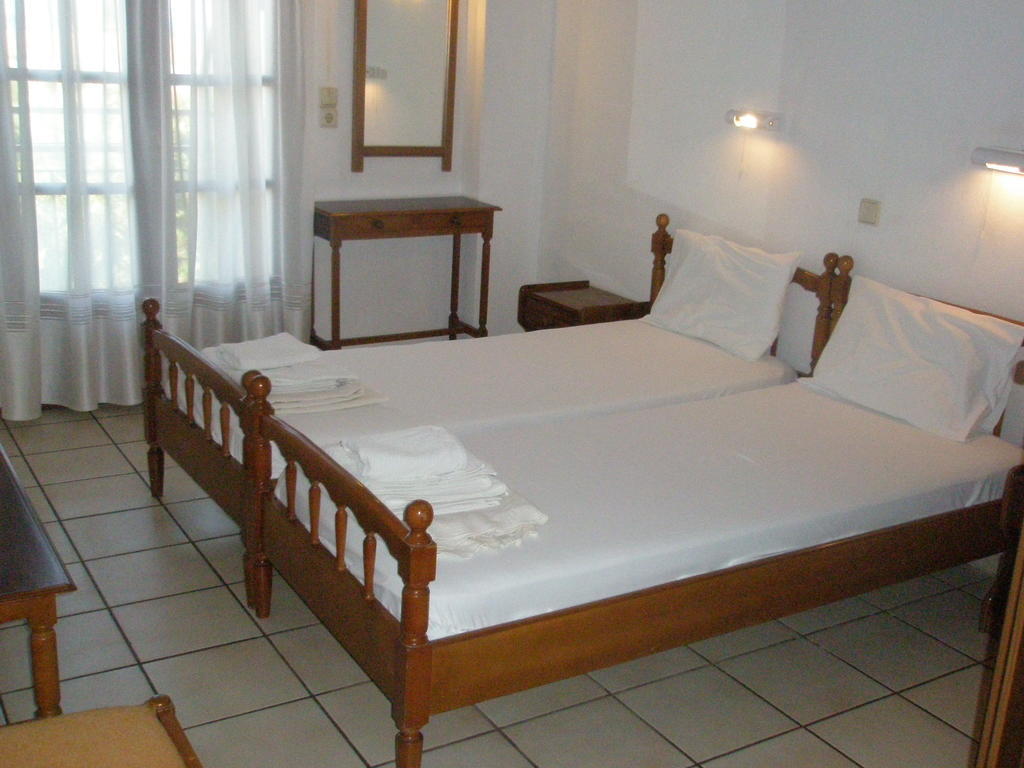 Viki Studios And Apartments Szkála Potamiász Szoba fotó